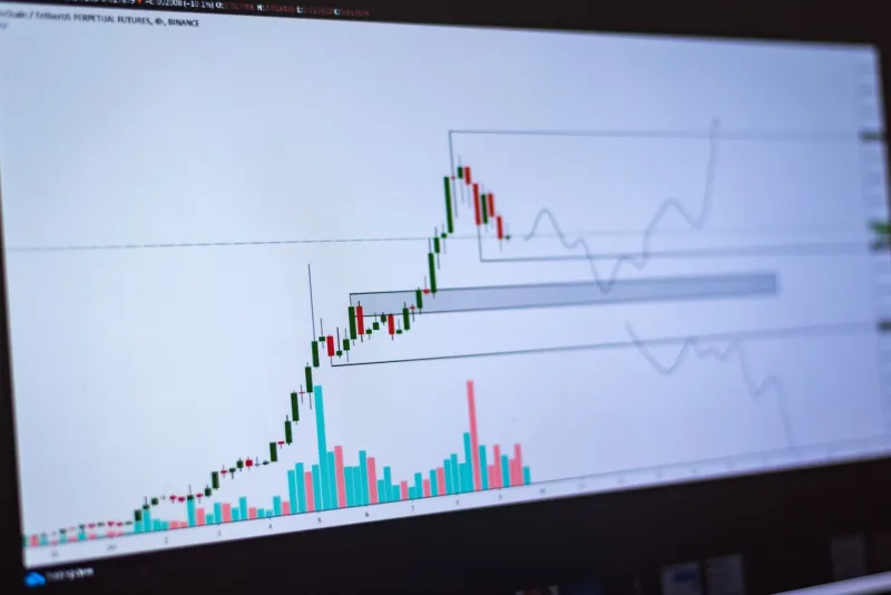 Stillwater Markets: How Bitcoin's Sideways Phases Quietly Redistribute Wealth Before the Next Move